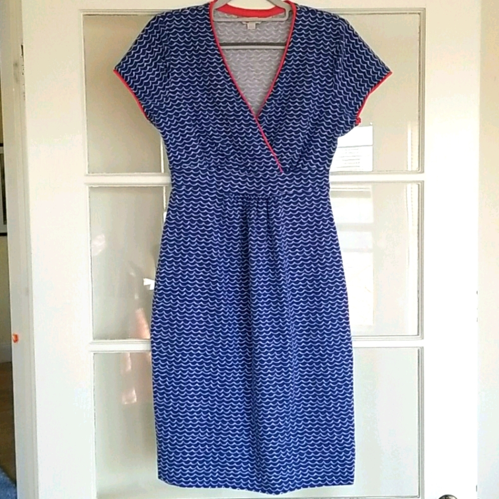 Boden sz 12 waves short sleeve v-neck dress
